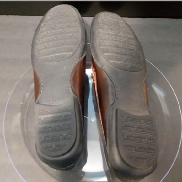 Kenneth Cole Women's Loafers, Cordovan Color, Size 8.5 - Picture 4 of 10